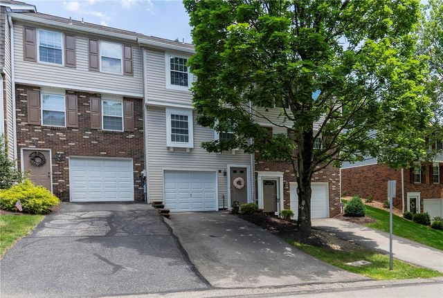 114 Saxonwald Ln, Castle Shannon, PA 15234