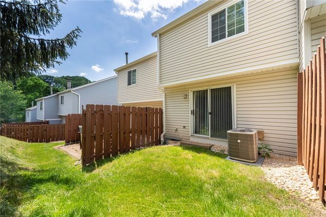 114 Saxonwald Ln, Castle Shannon, PA 15234