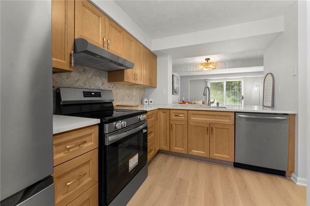114 Saxonwald Ln, Castle Shannon, PA 15234