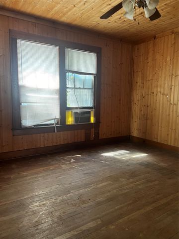 1011 W Walker Street, Denison, TX 75020