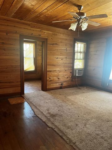 1011 W Walker Street, Denison, TX 75020