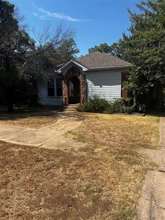 1011 W Walker Street, Denison, TX 75020