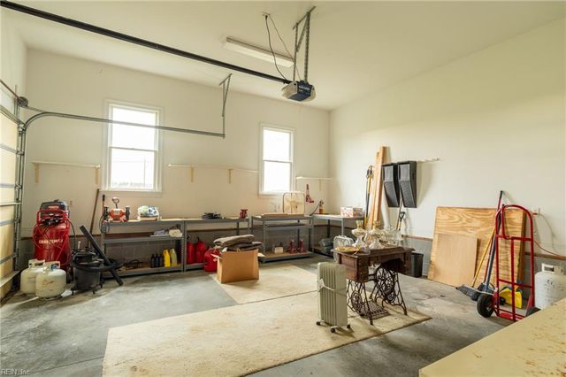 8975 Coles Landing DR, Gloucester, VA 23061