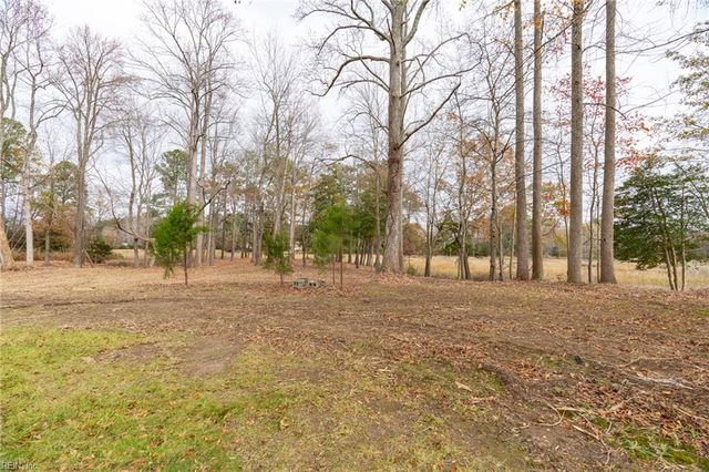 8975 Coles Landing DR, Gloucester, VA 23061