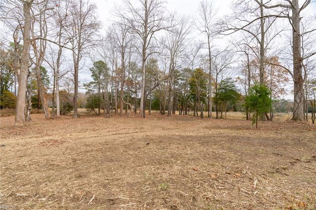 8975 Coles Landing DR, Gloucester, VA 23061