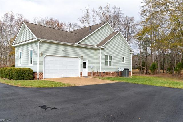 8975 Coles Landing DR, Gloucester, VA 23061