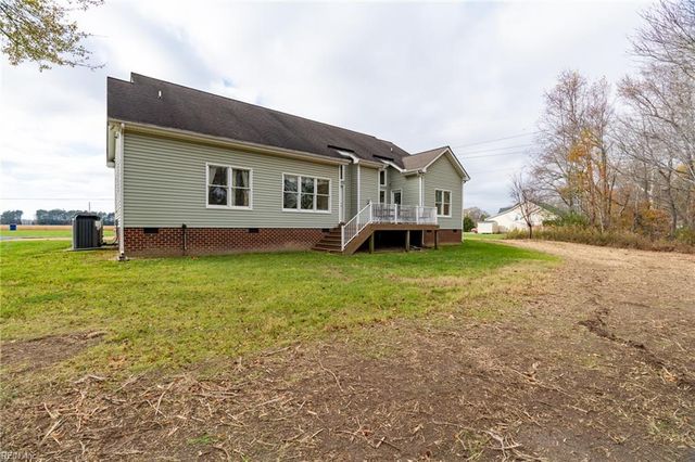 8975 Coles Landing DR, Gloucester, VA 23061