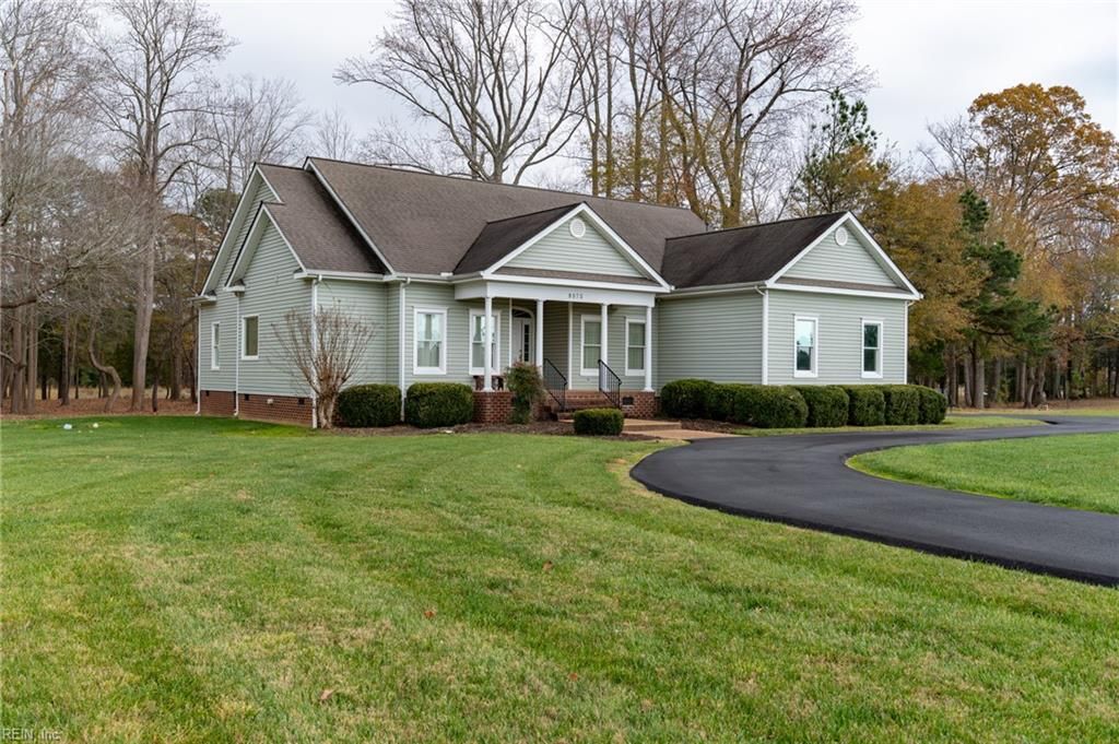 8975 Coles Landing DR, Gloucester, VA 23061