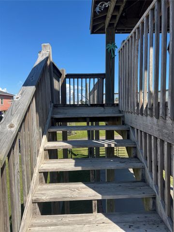 851 Trout Boulevard, Crystal Beach, TX 77650