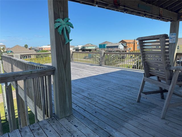 851 Trout Boulevard, Crystal Beach, TX 77650