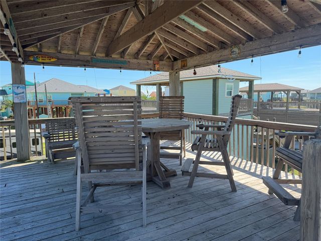 851 Trout Boulevard, Crystal Beach, TX 77650