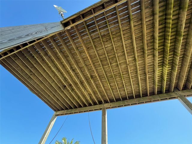 851 Trout Boulevard, Crystal Beach, TX 77650