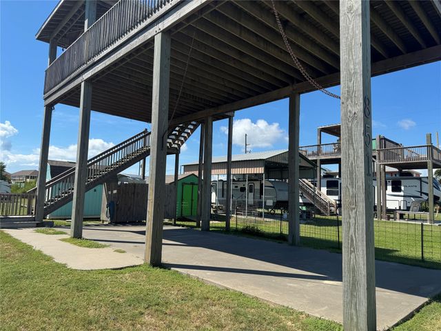 851 Trout Boulevard, Crystal Beach, TX 77650