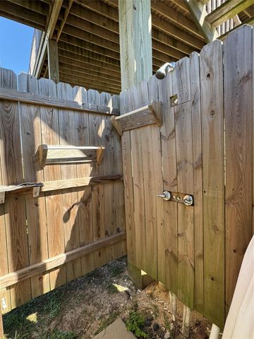 851 Trout Boulevard, Crystal Beach, TX 77650