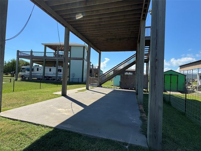 851 Trout Boulevard, Crystal Beach, TX 77650