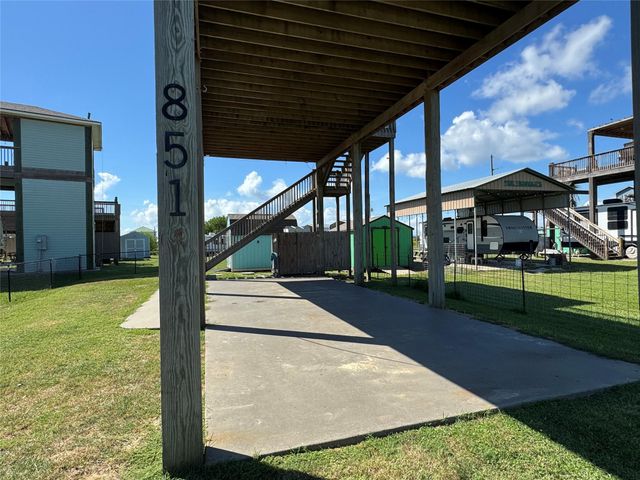 851 Trout Boulevard, Crystal Beach, TX 77650