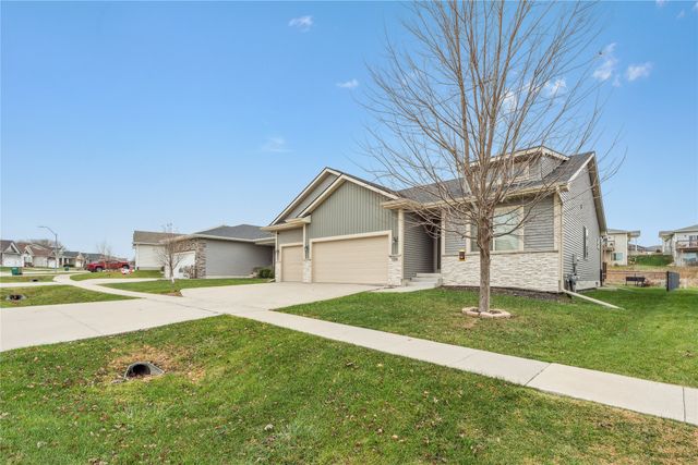 1324 Tuscany Drive SE, Altoona, IA 50009