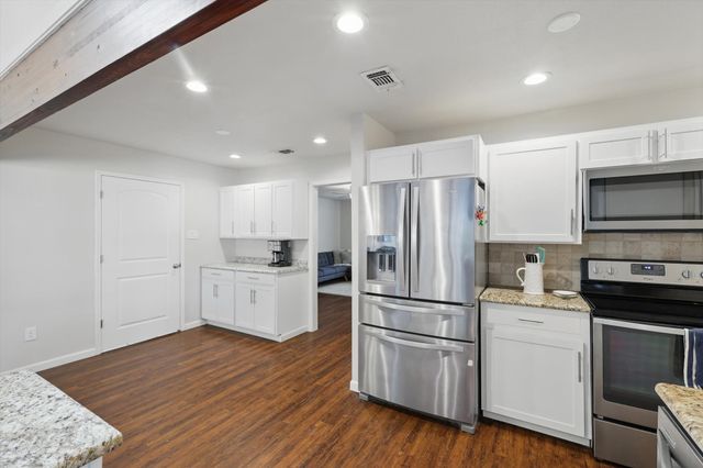 1119 Mockingbird Drive, Grapevine, TX 76051