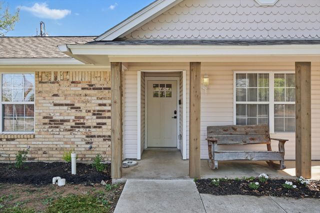 1119 Mockingbird Drive, Grapevine, TX 76051