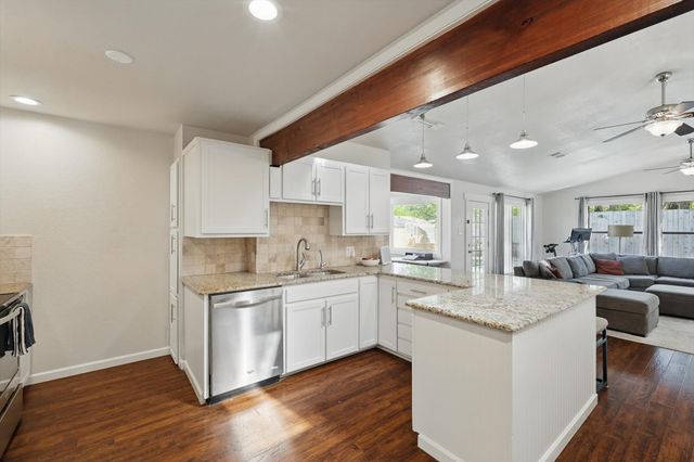1119 Mockingbird Drive, Grapevine, TX 76051