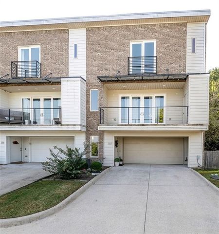 307 E Noble Lane, Fayetteville, AR 72703