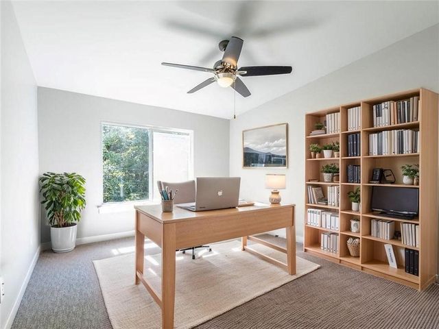 307 E Noble Lane, Fayetteville, AR 72703