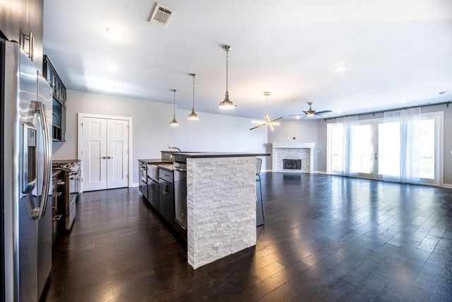 307 E Noble Lane, Fayetteville, AR 72703