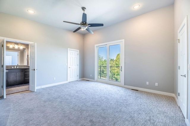 307 E Noble Lane, Fayetteville, AR 72703