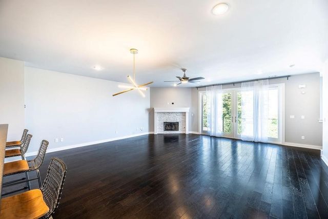 307 E Noble Lane, Fayetteville, AR 72703