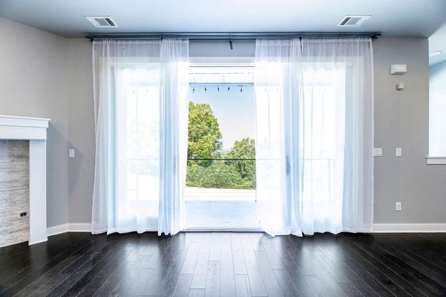 307 E Noble Lane, Fayetteville, AR 72703