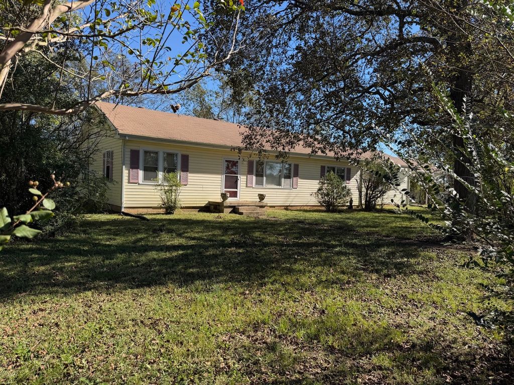 13447 Harrison Ln, Bell Buckle, TN 37020