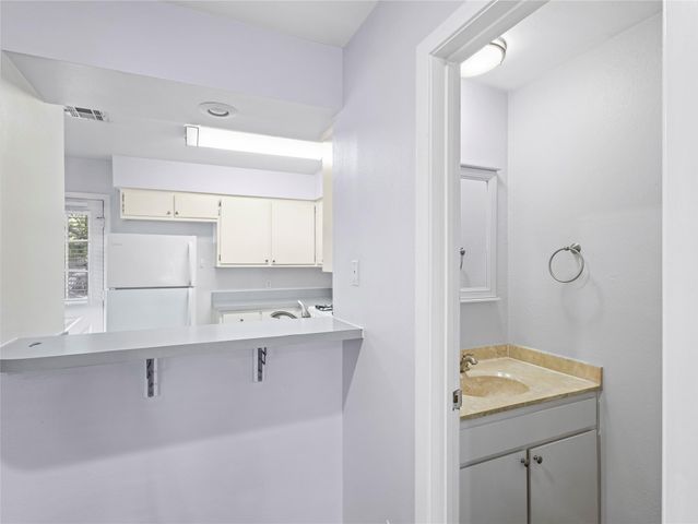 401 W Elizabeth ST A, Austin, TX 78704