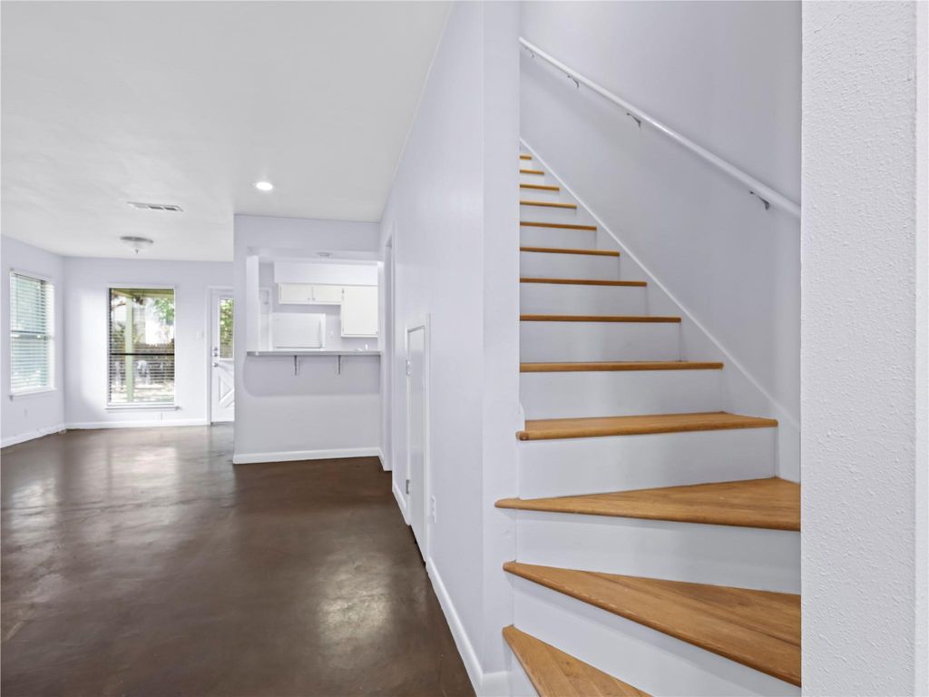 401 W Elizabeth ST A, Austin, TX 78704