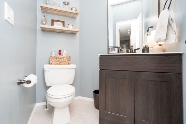 10660 Sharon Circle, Urbandale, IA 50322