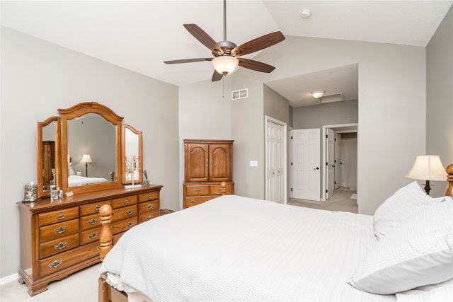 10660 Sharon Circle, Urbandale, IA 50322