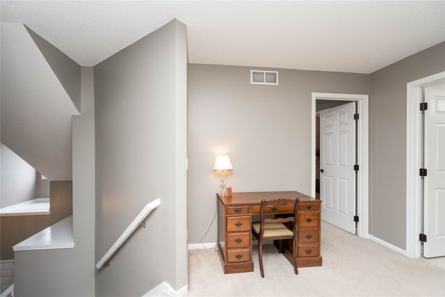 10660 Sharon Circle, Urbandale, IA 50322