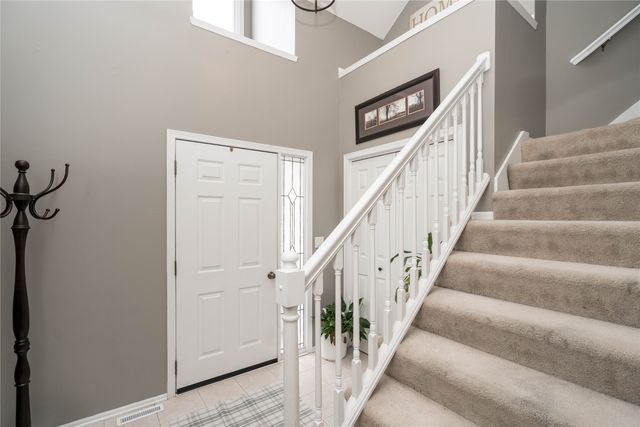 10660 Sharon Circle, Urbandale, IA 50322