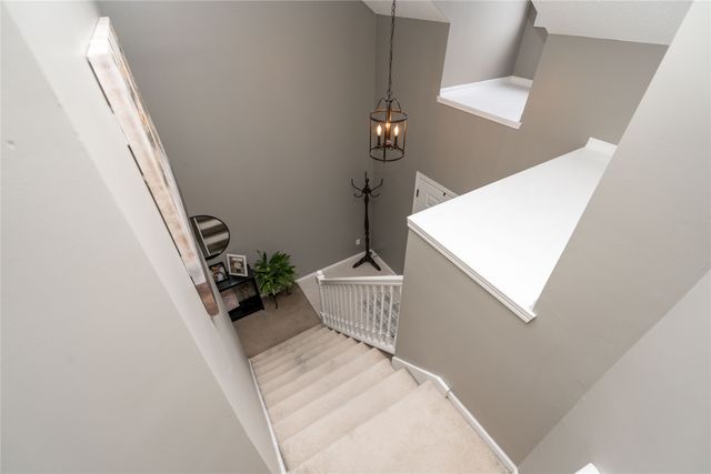 10660 Sharon Circle, Urbandale, IA 50322