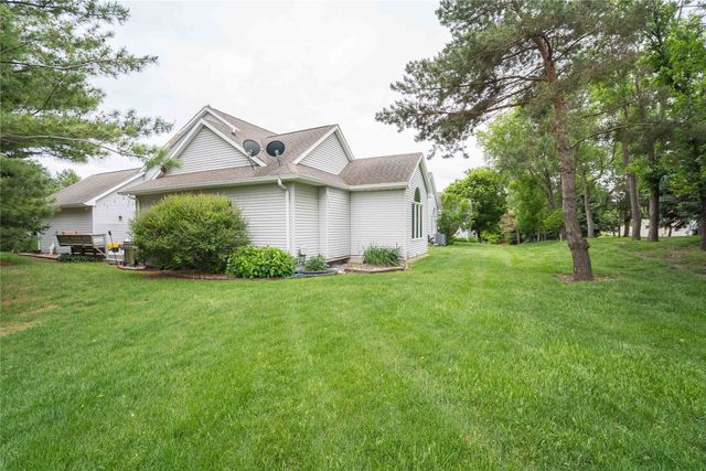 10660 Sharon Circle, Urbandale, IA 50322