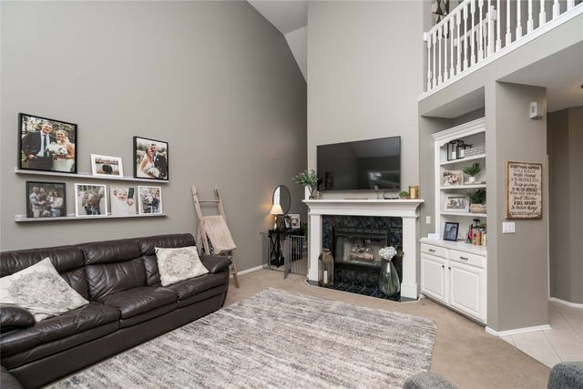 10660 Sharon Circle, Urbandale, IA 50322