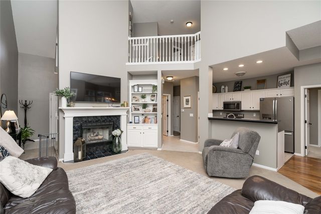 10660 Sharon Circle, Urbandale, IA 50322