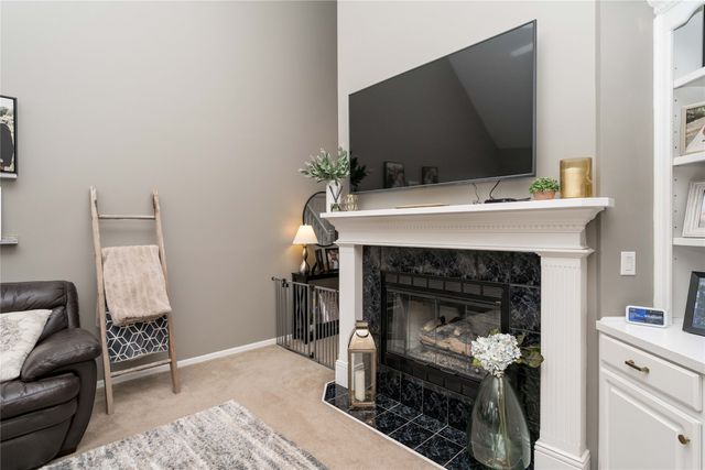 10660 Sharon Circle, Urbandale, IA 50322