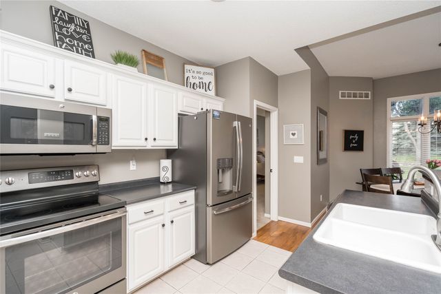 10660 Sharon Circle, Urbandale, IA 50322