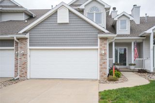 10660 Sharon Circle, Urbandale, IA 50322
