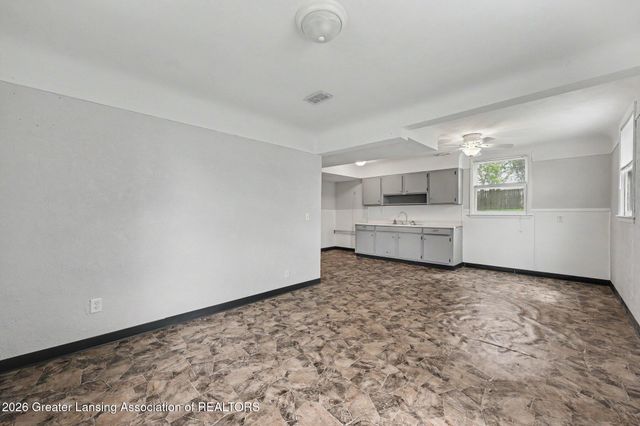 109 S Sherman Street, Leslie, MI 49251