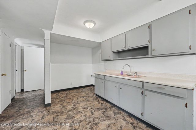 109 S Sherman Street, Leslie, MI 49251