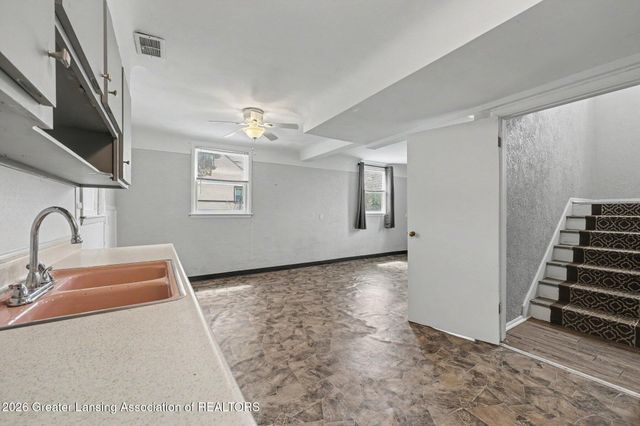 109 S Sherman Street, Leslie, MI 49251