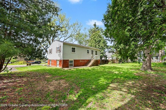109 S Sherman Street, Leslie, MI 49251