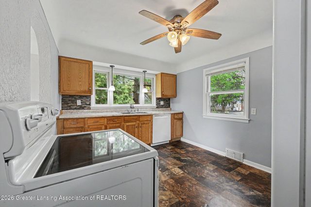 109 S Sherman Street, Leslie, MI 49251