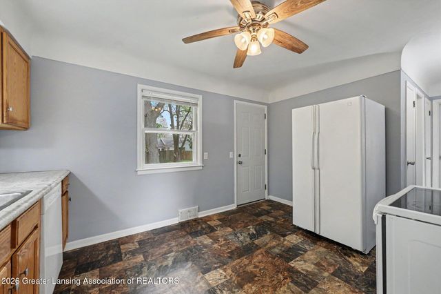 109 S Sherman Street, Leslie, MI 49251